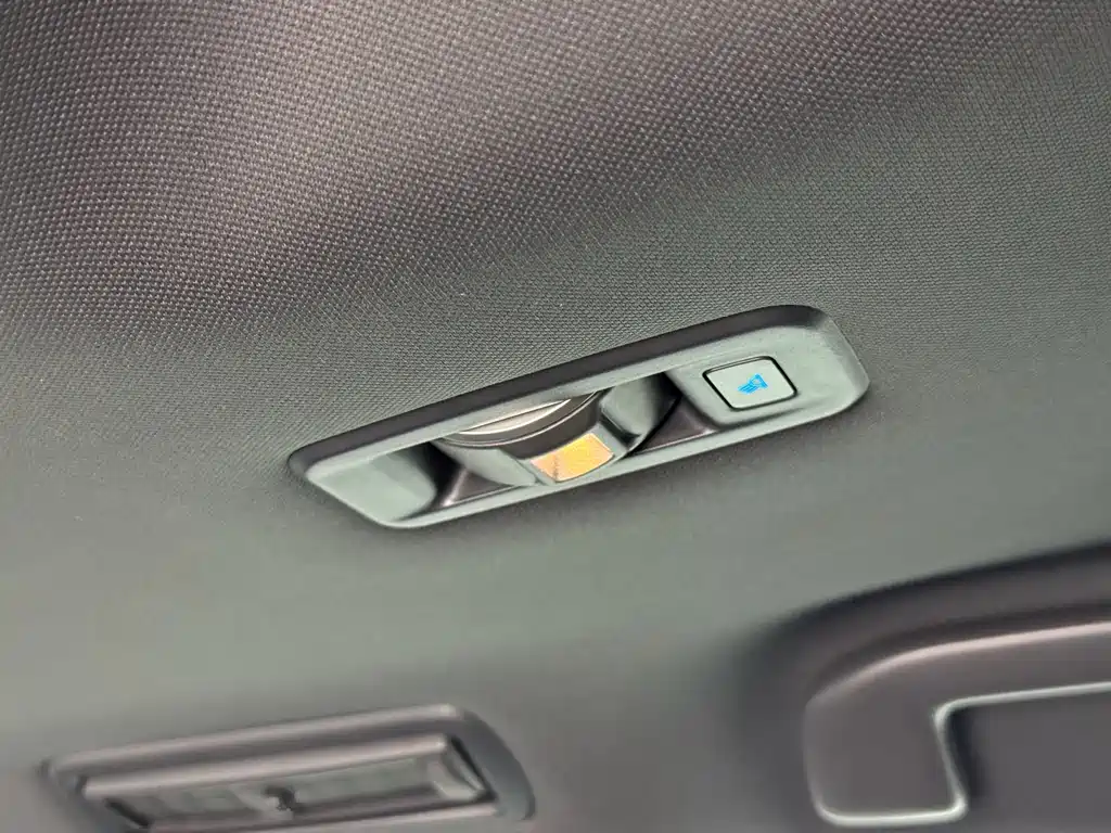 Toyota Sienna 2022 — фото 17
