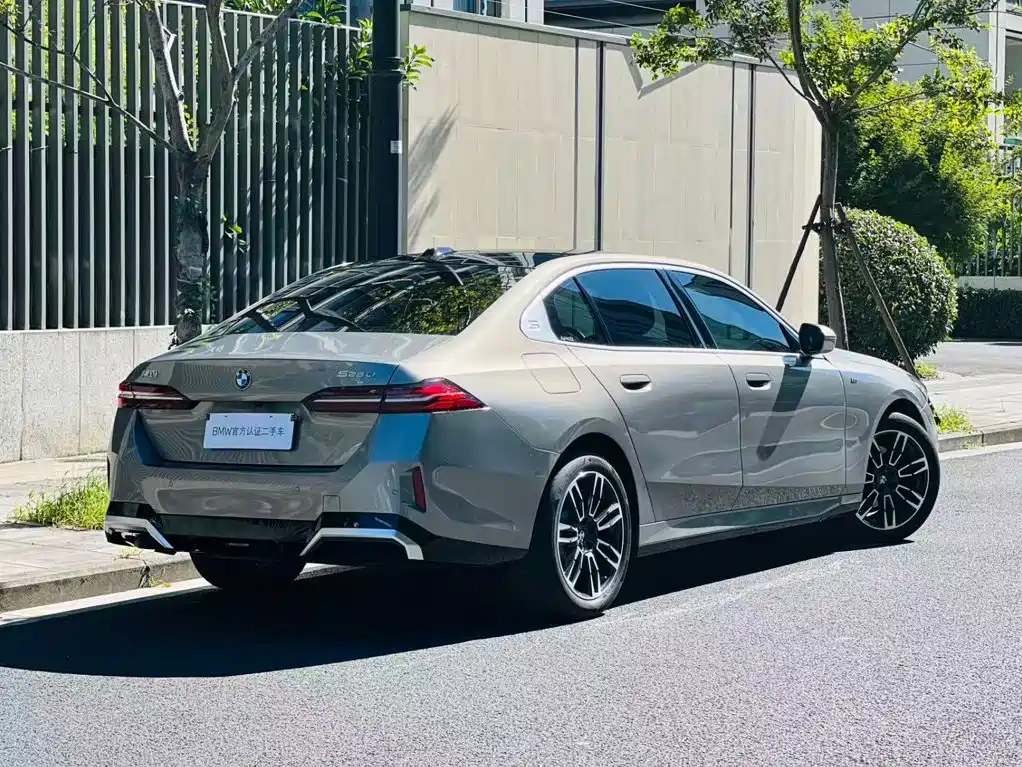 BMW 5 Series 2024