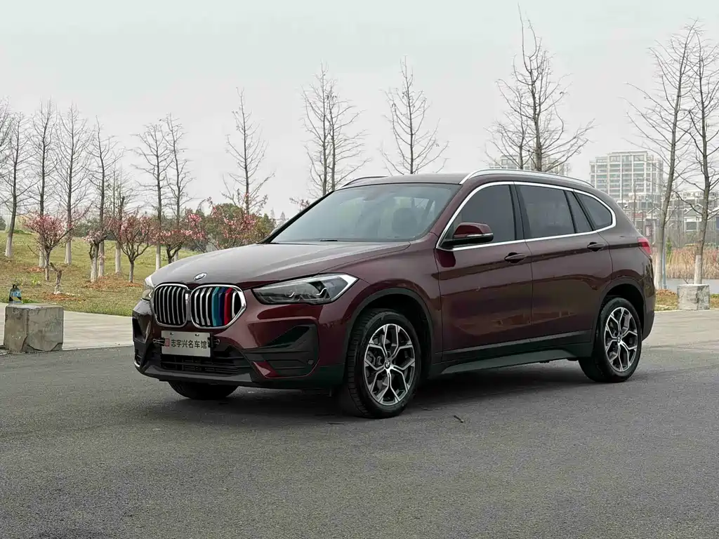 BMW X1 2022 — фото 1