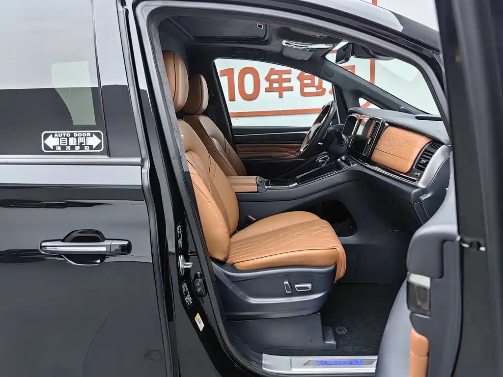 GAC Trumpchi M8 2022 — фото 23