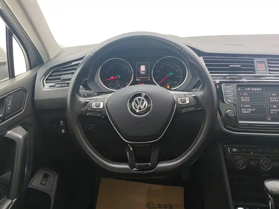 Volkswagen Tiguan L 2018 — фото 15