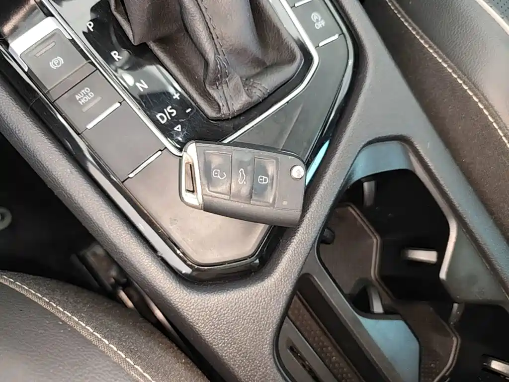 Volkswagen Tiguan L 2023 — фото 9