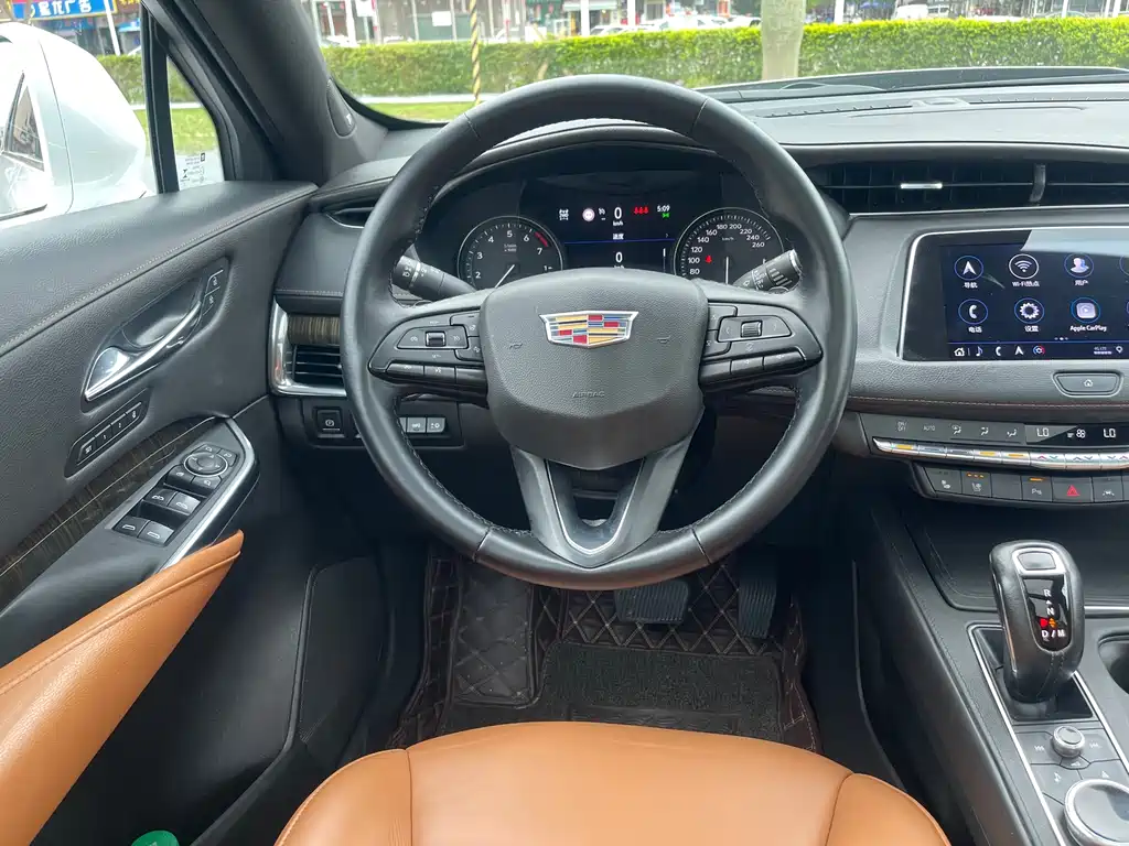 Cadillac XT4 2019 — фото 16