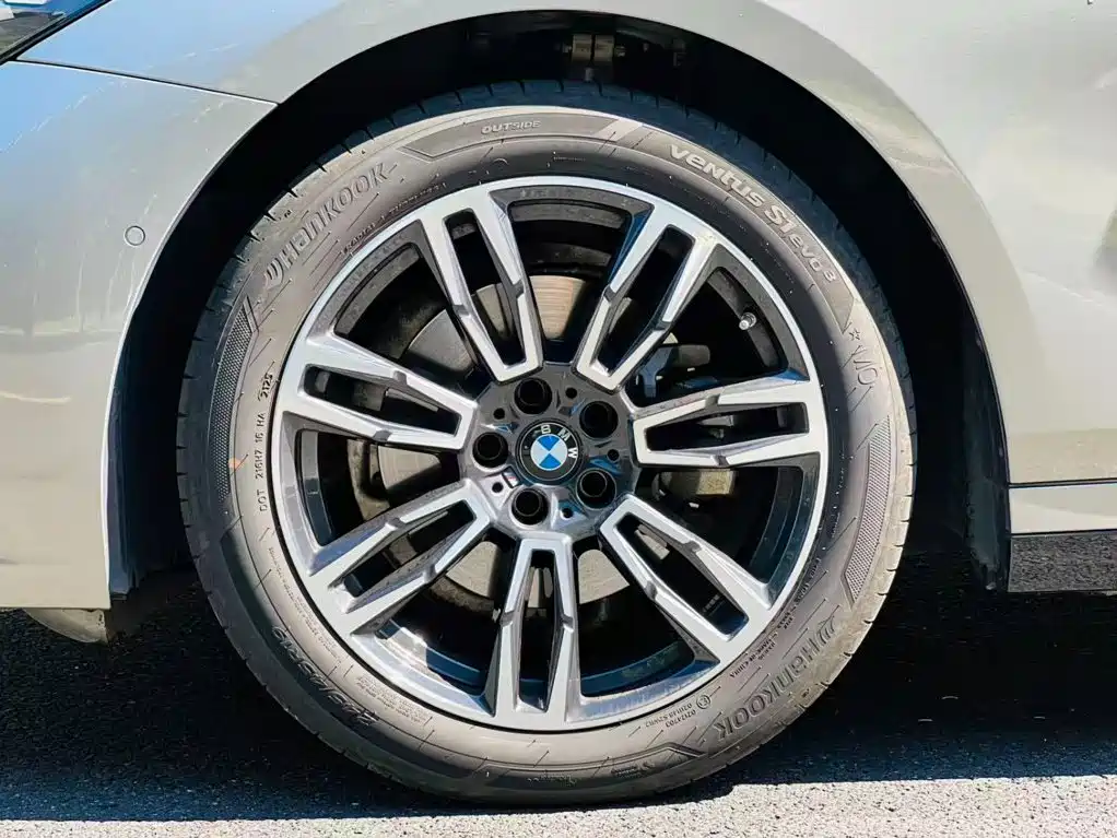 BMW 5 Series 2024