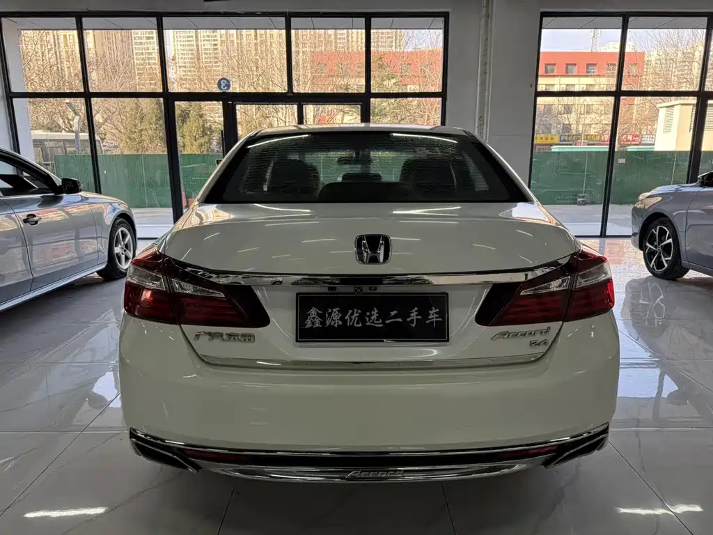 Honda Accord 2017 — фото 8