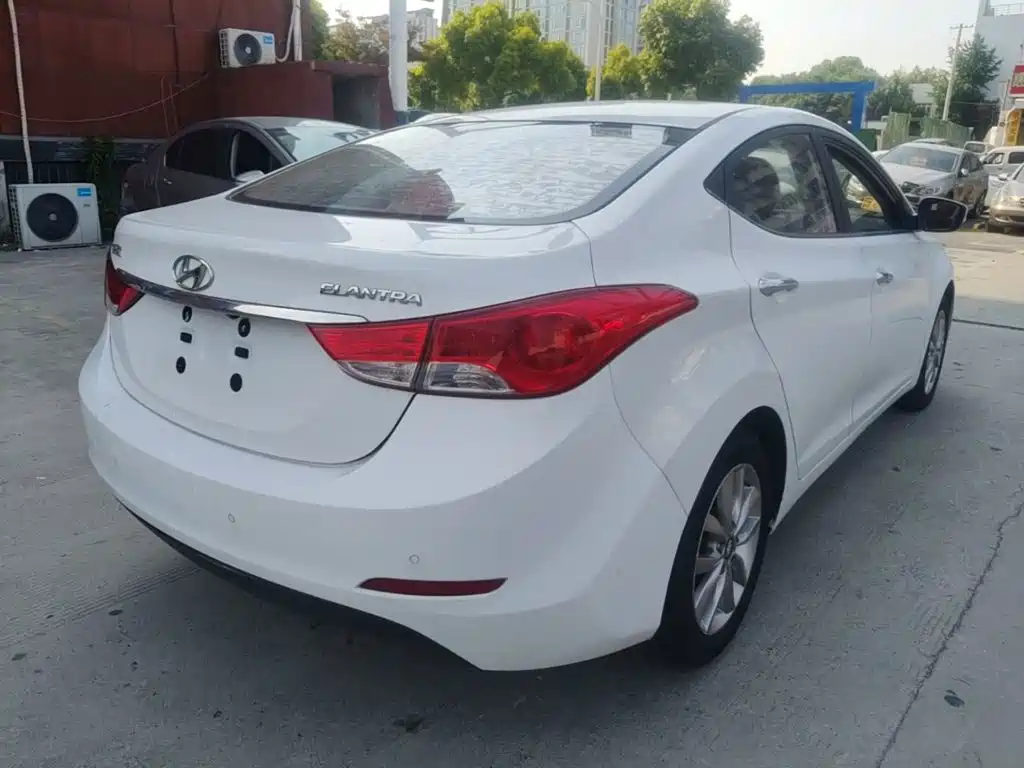 Hyundai Elantra Langdong 2016 — фото 7