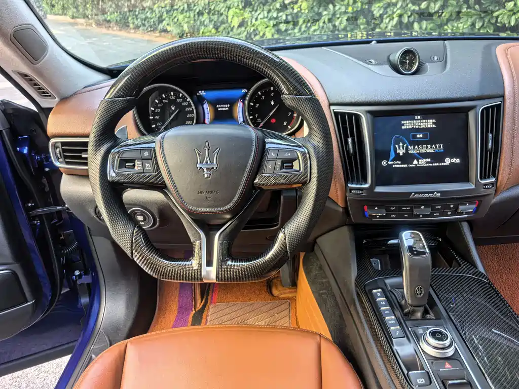 Maserati Levante 2017 — фото 9