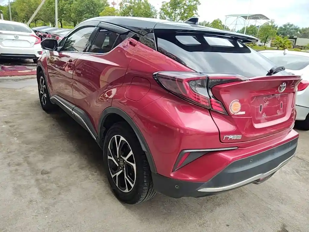 Toyota C-HR 2018 — фото 5