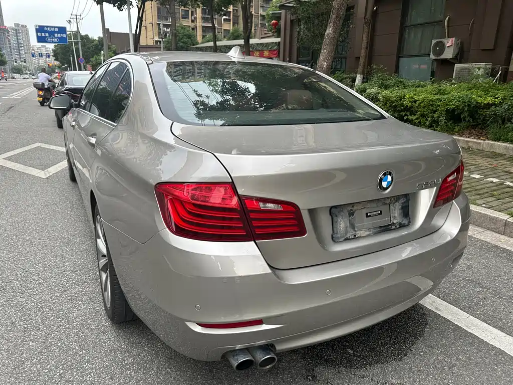 BMW 5 Series 2016 — фото 8