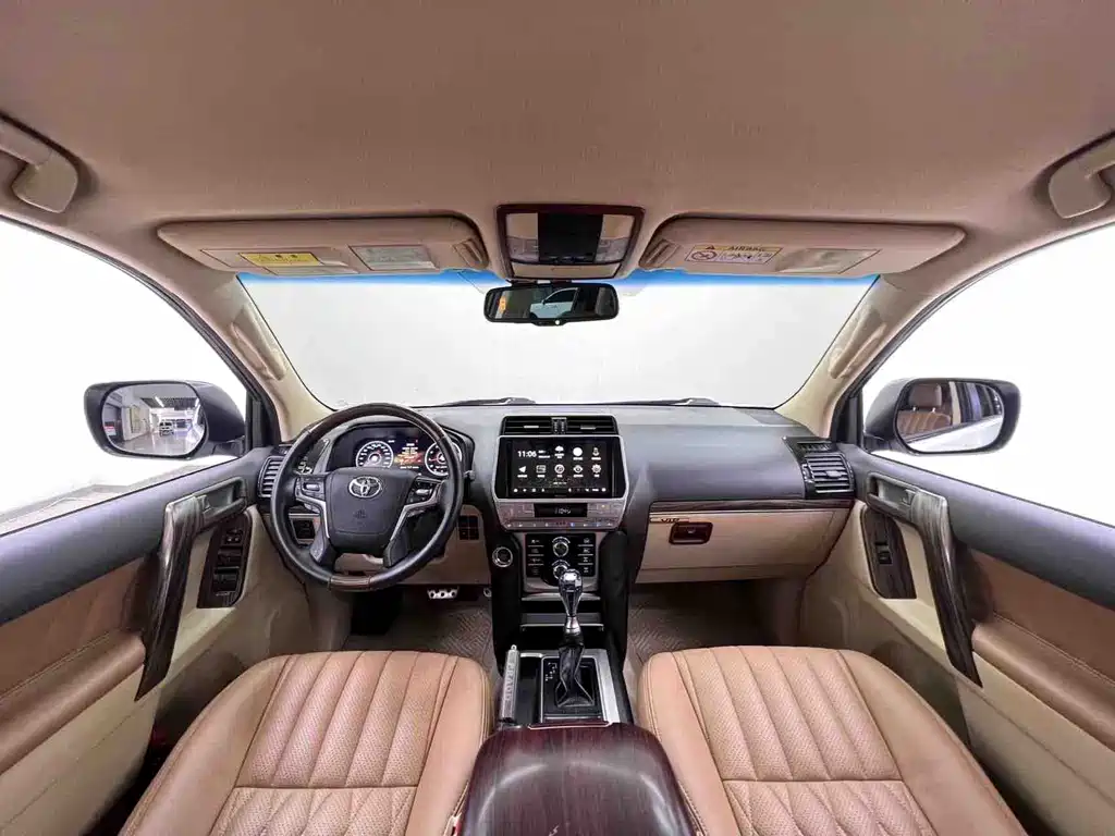 Toyota Prado 2017 — фото 12