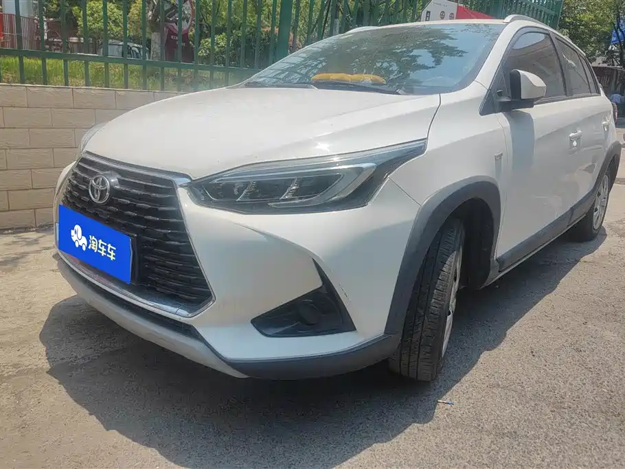 Toyota Yaris L 2021
