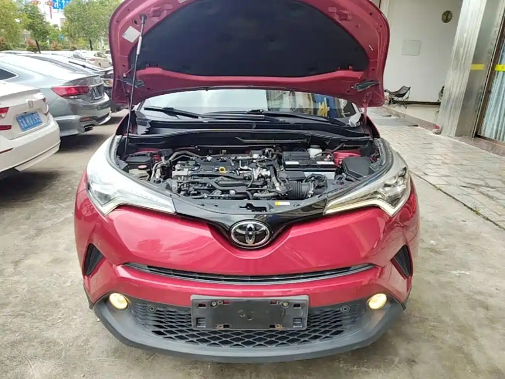 Toyota C-HR 2018 — фото 20