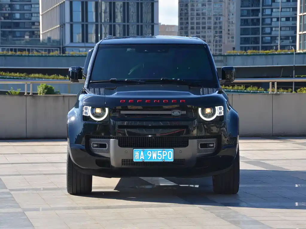 Land Rover Defender 2023 — фото 2