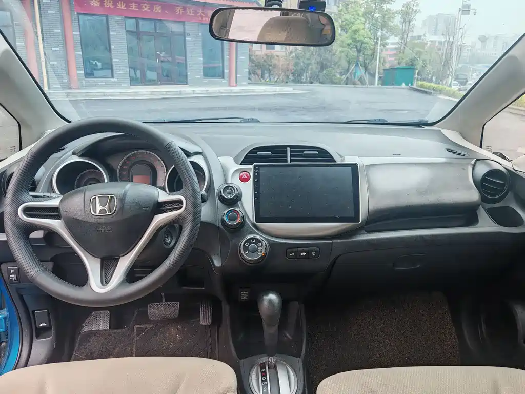 Honda Fit 2011 — фото 6