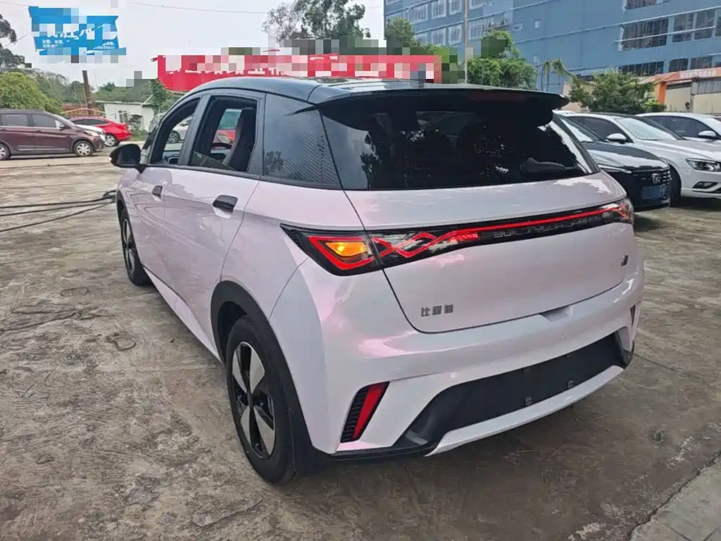 BYD Dolphin 2023