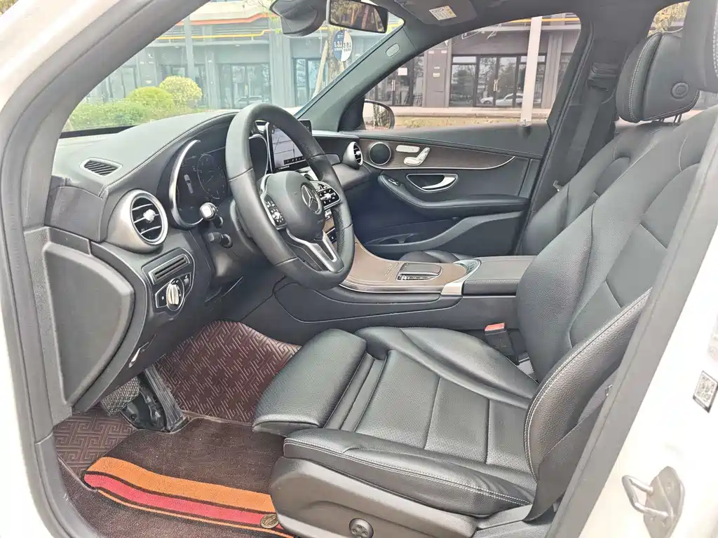Mercedes-Benz GLC 2023