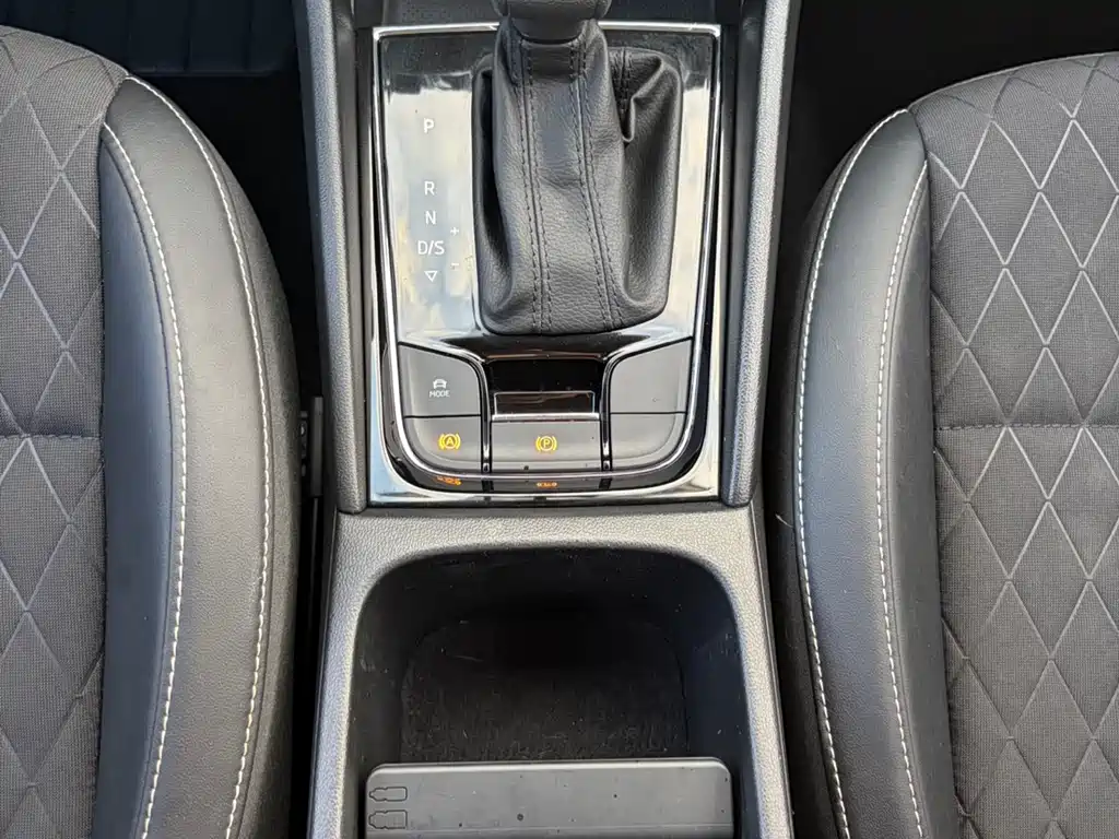 Skoda Karoq 2021 — фото 12