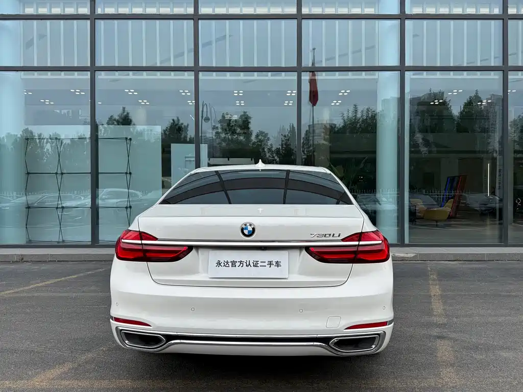 BMW 7 Series 2018 — фото 8