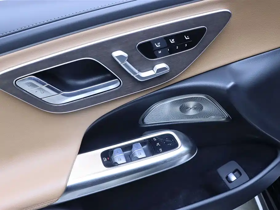 Mercedes-Benz E-Class 2024 — фото 13