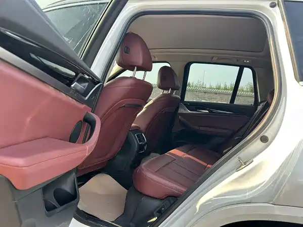 BMW iX3 2024