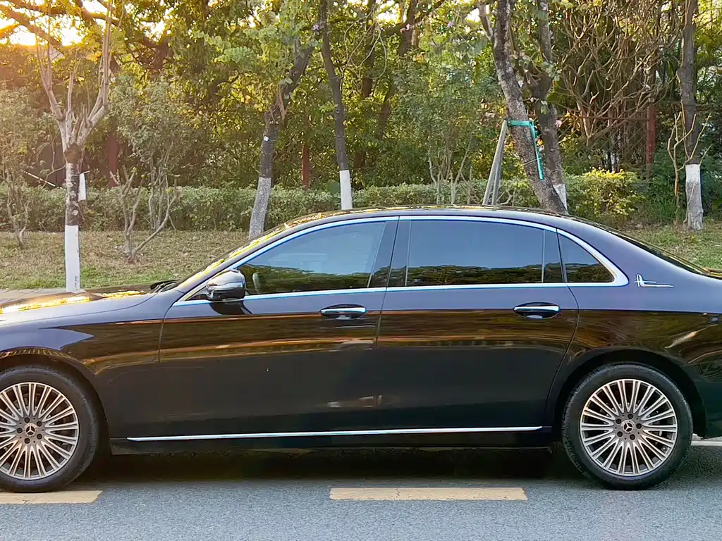 Mercedes-Benz E-Class 2023 — фото 4