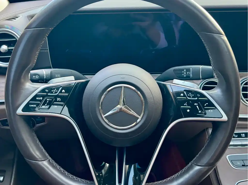 Mercedes-Benz E-Class 2022 — фото 12