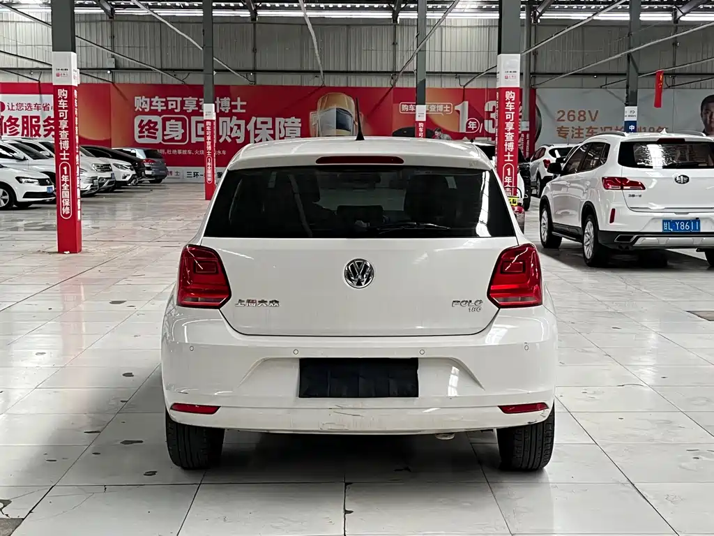 Volkswagen Polo 2016 — фото 15