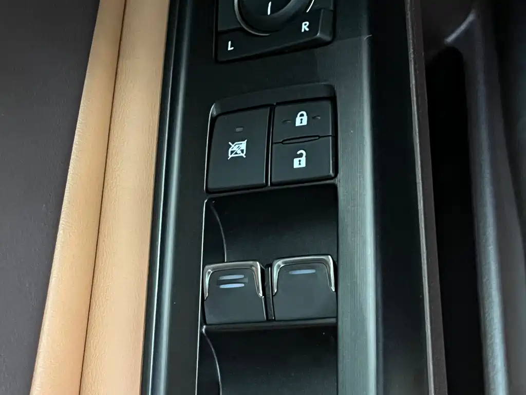 Lexus ES 2021 — фото 20