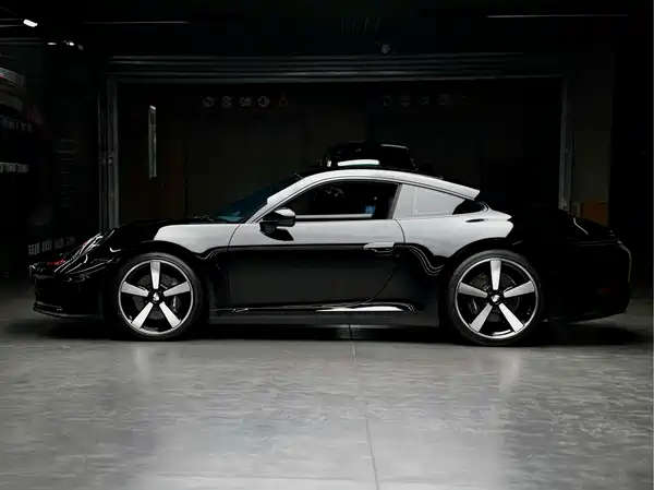 Porsche 911 2025