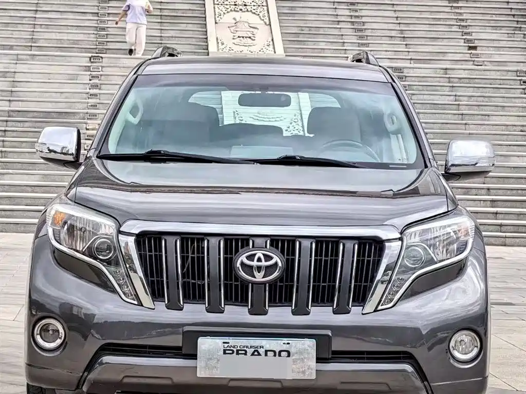 Toyota Prado 2017 — фото 2