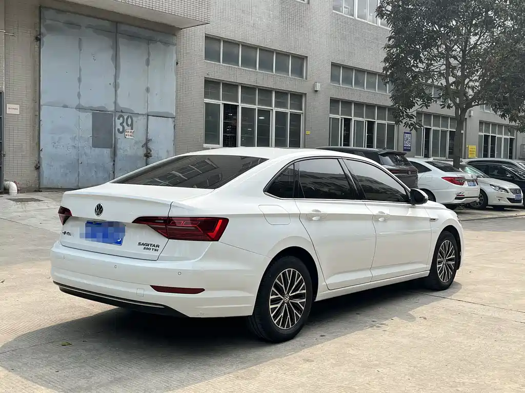 Volkswagen Sagitar 2020