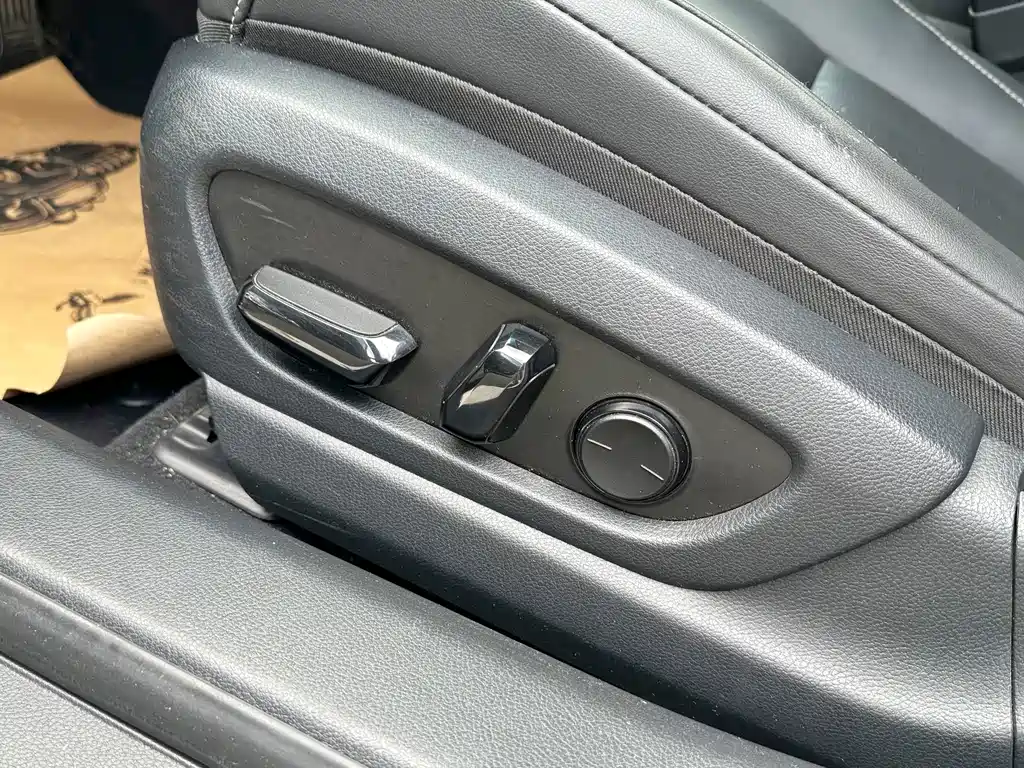 Lexus ES 2020 — фото 11