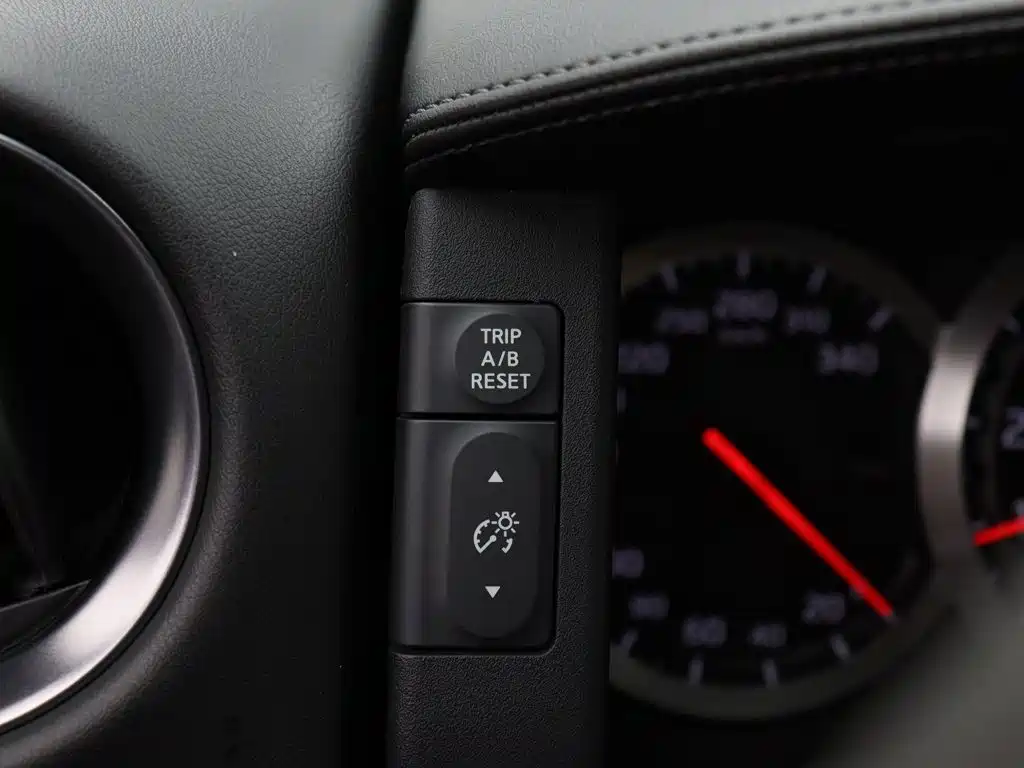 Nissan GT-R 2012 — фото 20