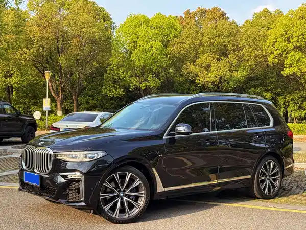 BMW X7 2021