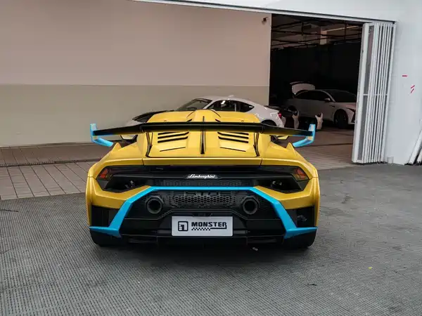 Lamborghini Huracan 2021