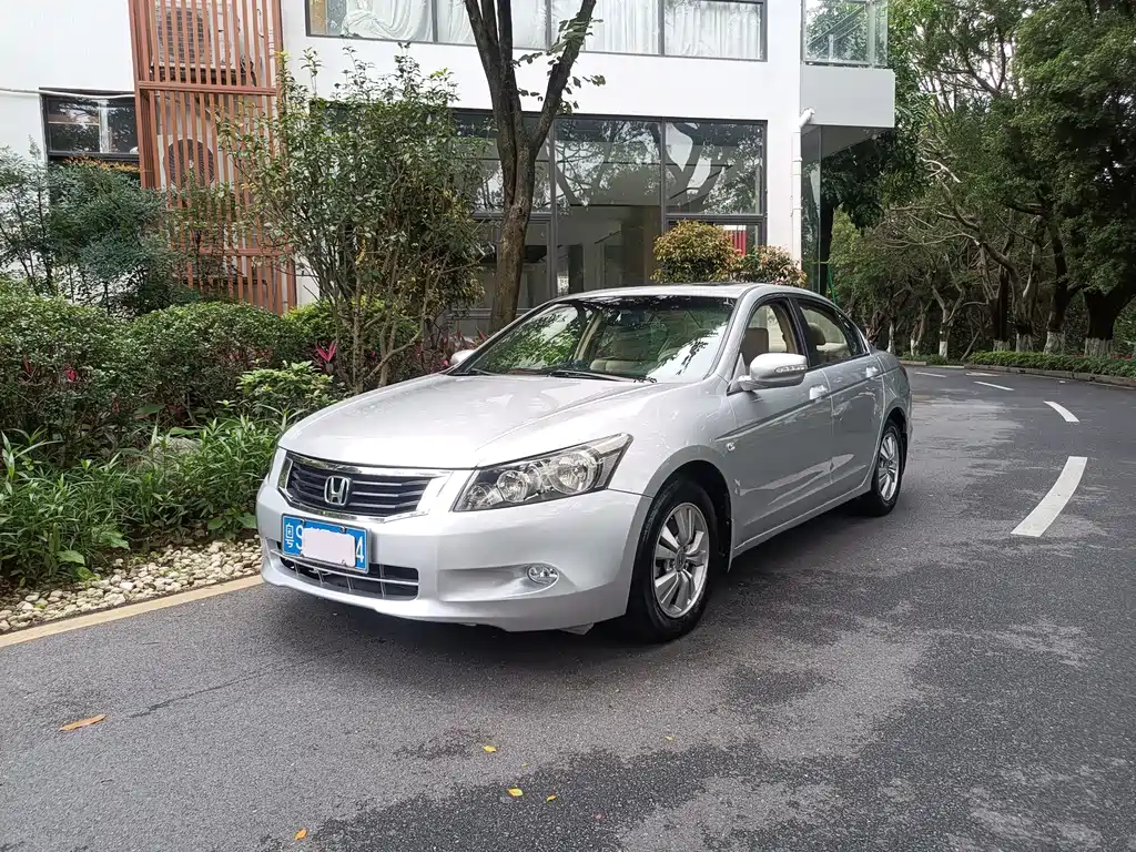 Honda Accord 2010 — фото 1