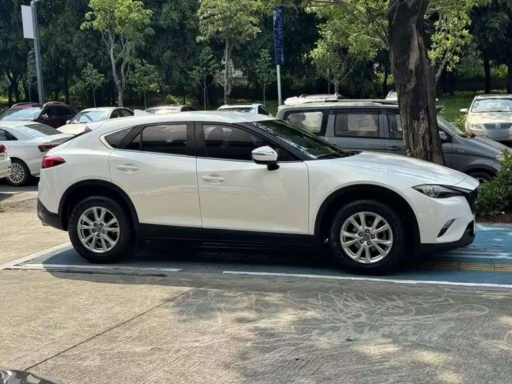 Mazda CX-4 2017 — фото 23
