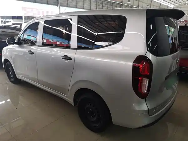 Wuling Hongguang New Energy 2025
