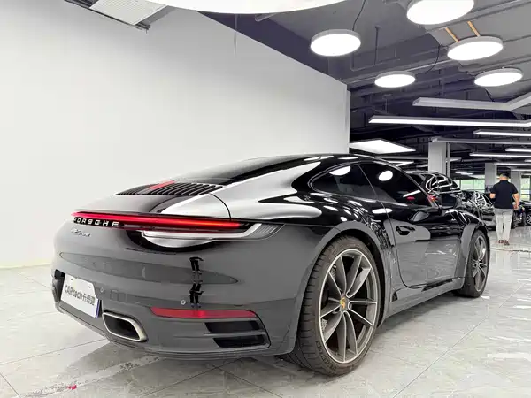Porsche 911 2023