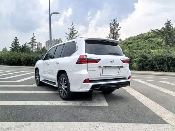 Lexus LX 2020
