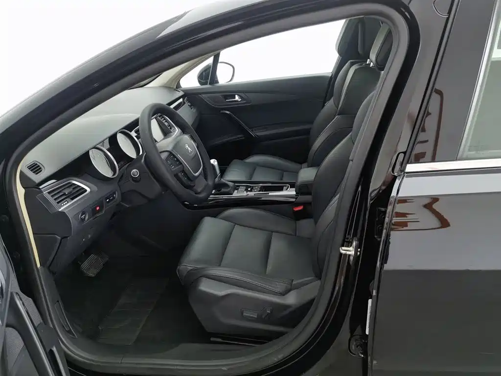 Peugeot 508 2016 — фото 10