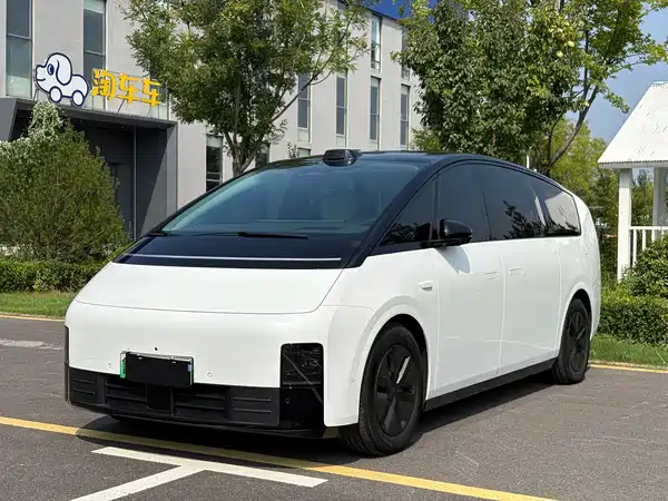 Li Auto MEGA 2025