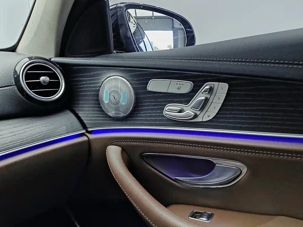 Mercedes-Benz E-Class 2020 — фото 16