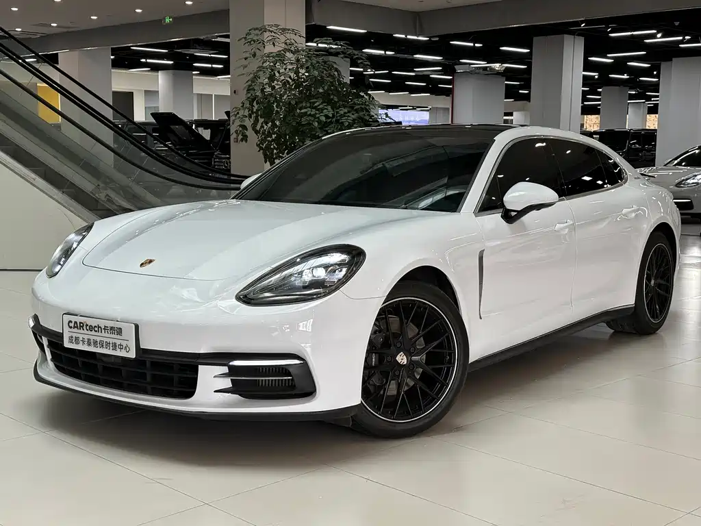 Porsche Panamera 2020 — фото 1