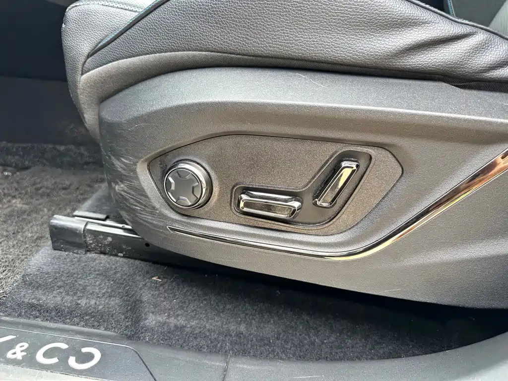Lynk & Co 05 EM-P 2021 — фото 15