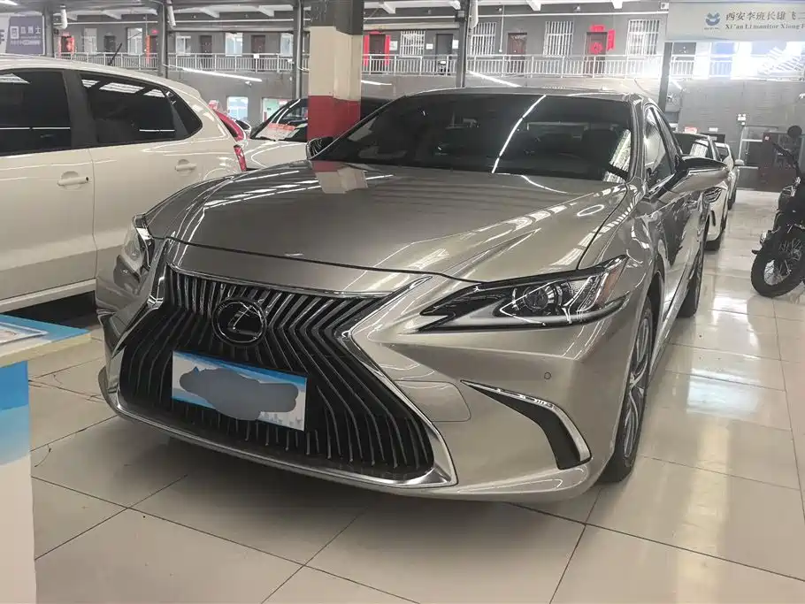 Lexus ES 2020 — фото 2