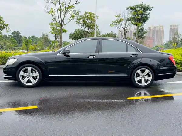 Mercedes-Benz S-Class 2012