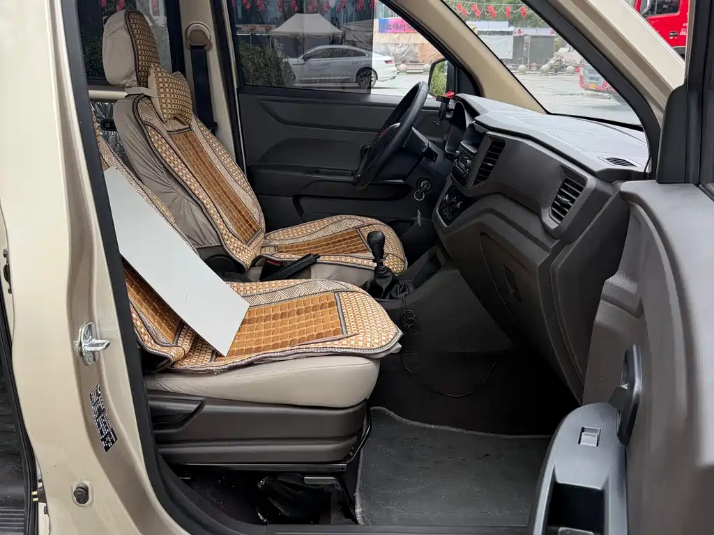 Wuling Hongguang V 2025 — фото 11