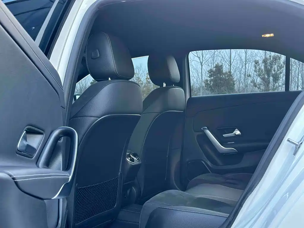 Mercedes-Benz A-Class 2022 — фото 7