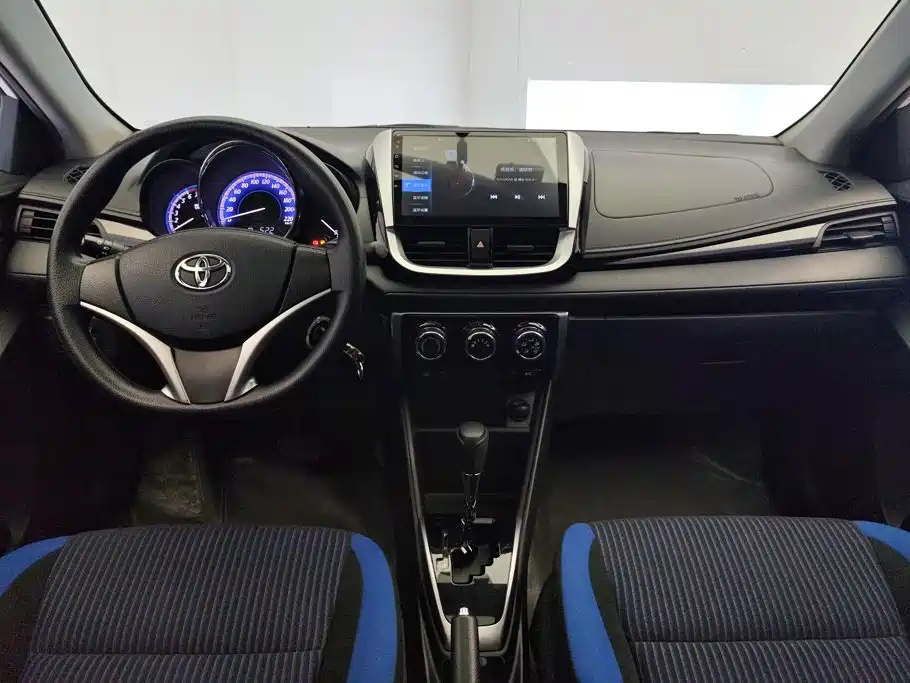 Toyota Yaris L 2018 — фото 12